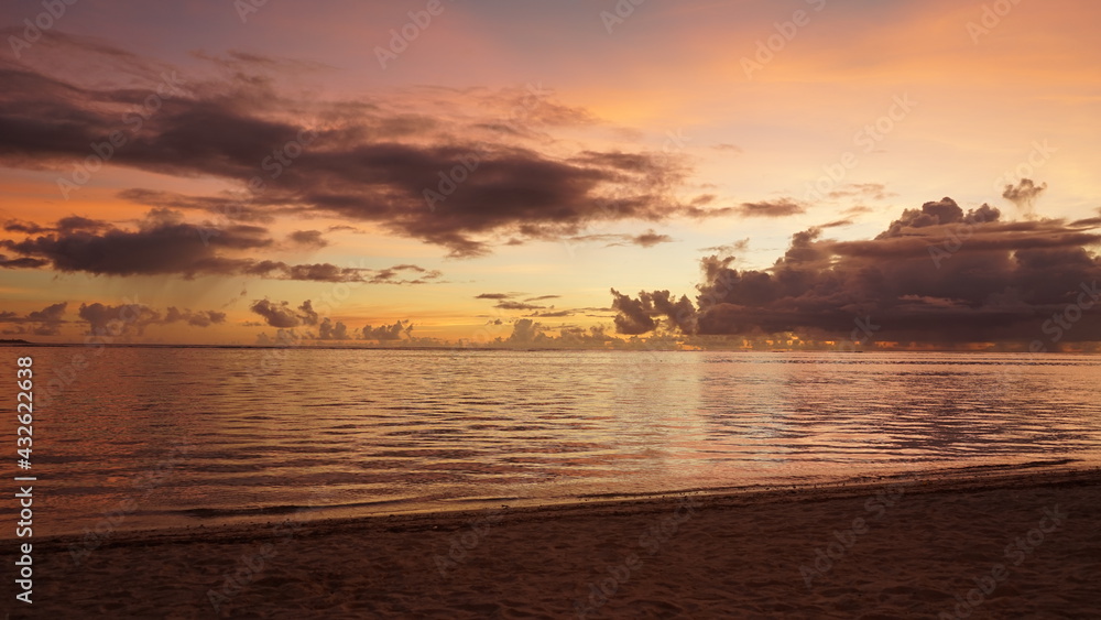 Fototapeta premium Sunset beach