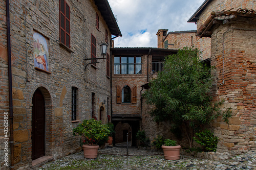 Fototapeta Naklejka Na Ścianę i Meble -  Altstadt von Castell'Arquato in der Emilia-Romagna in Italien