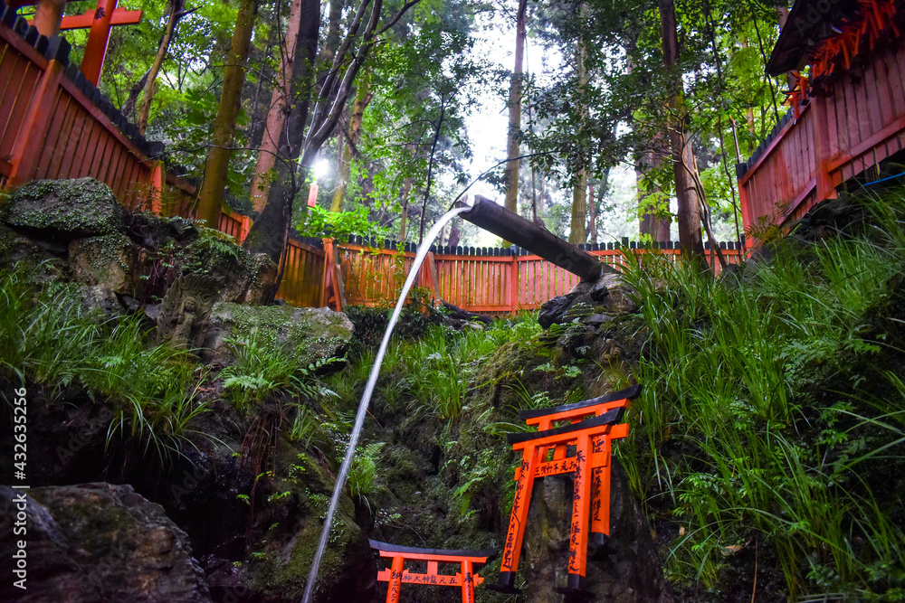 Yakurikisha is a shrine of Hushimi Inari Taisha, one of the famous japanese temple in Kyoto Yakurikisha is a shrine of Hushimi Inari Taisha, one of the famous japanese temple in Kyoto
