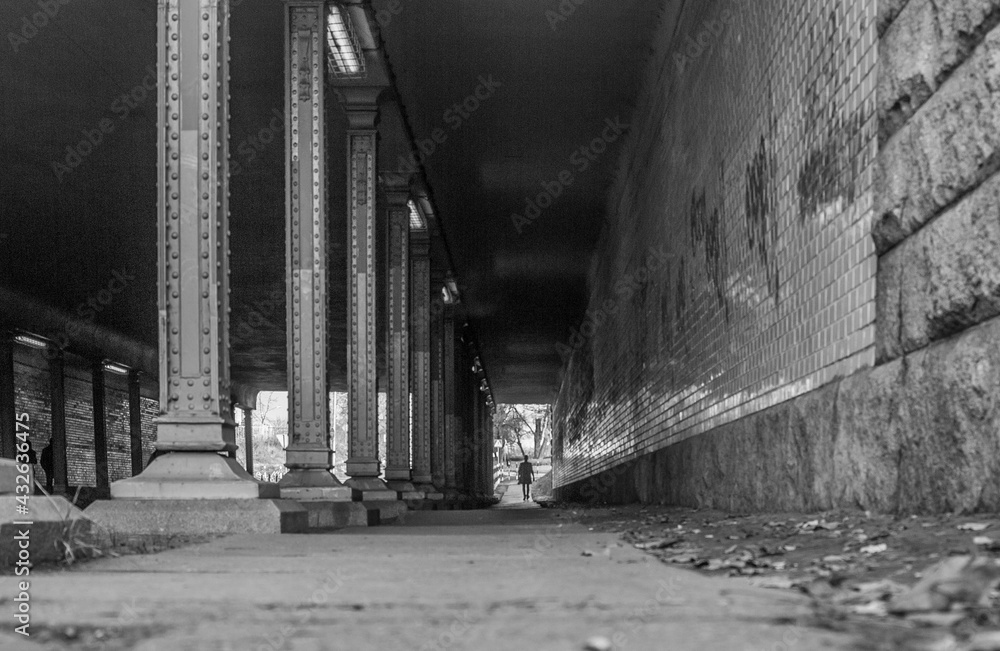 Pod wiaduktem kolejowym 1