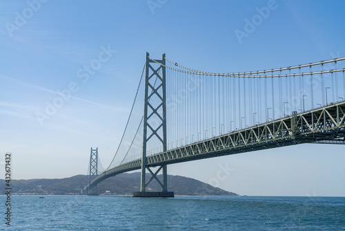 [兵庫県]晴天の明石海峡大橋（本州側） © 宏樹 林