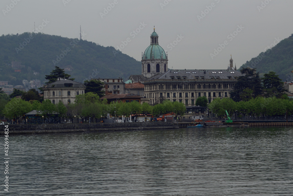 como cathedral seen from the lake