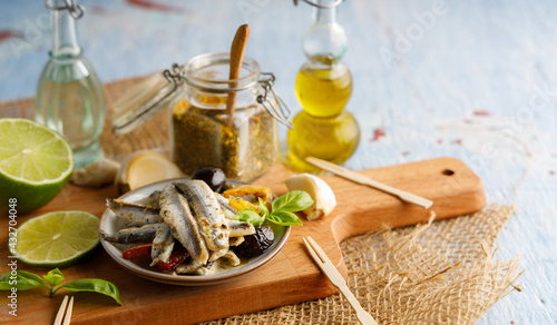 Fotografie anchovy appetizer with olives