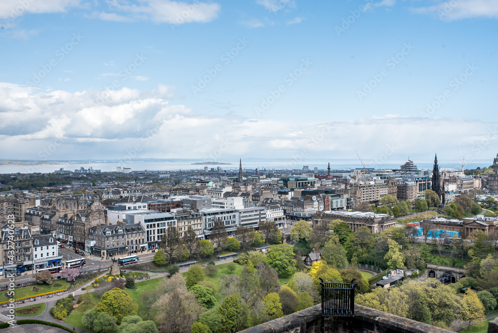 Edynburg cityscape from the top of the Edinburgh castle.