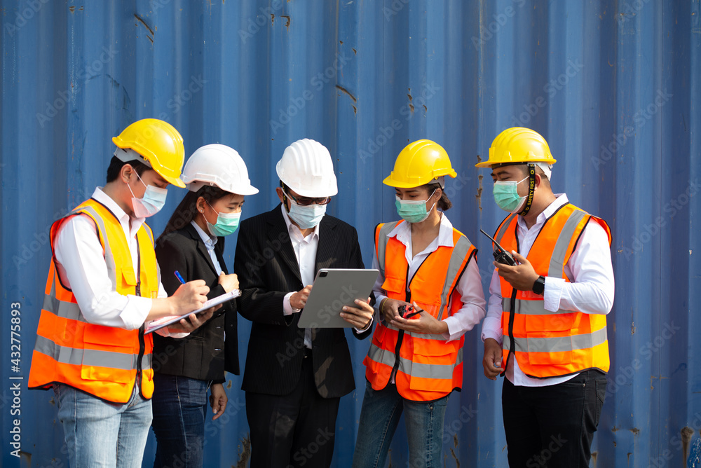 Boss and worker Describe the product information on laptop. At logistics and explain for product understanding and growth in logistics. Boss and worker Describe the product information on laptop. At logistics and explain for product understanding and growth in logistics.