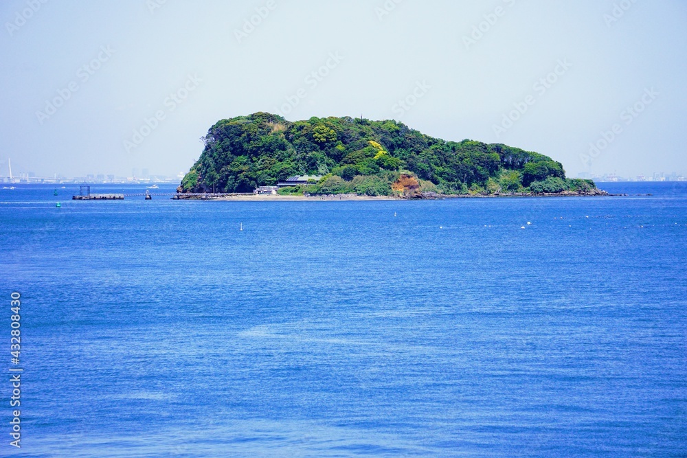横須賀沖の猿島