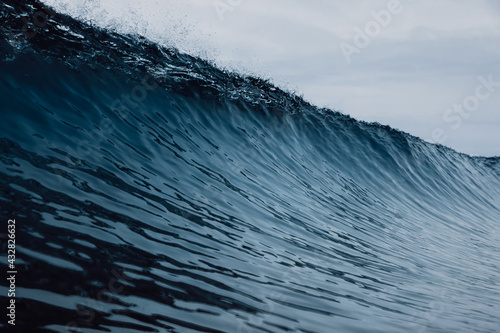 Photography Glassy wave. Perfect swell for surfing in Hawaii