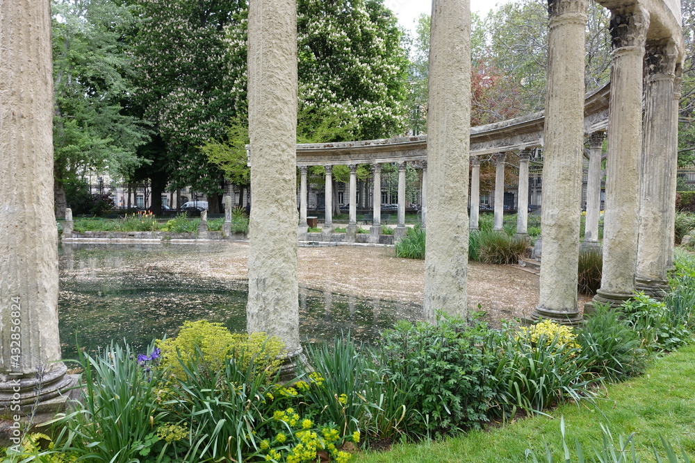 Colonnades Corinthiennes du parc Monceau