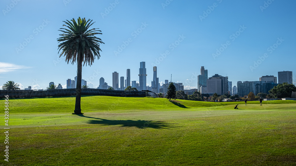 Naklejka premium Albert Park Golf Course with buildings background at Melbourne Victoria, Australia
