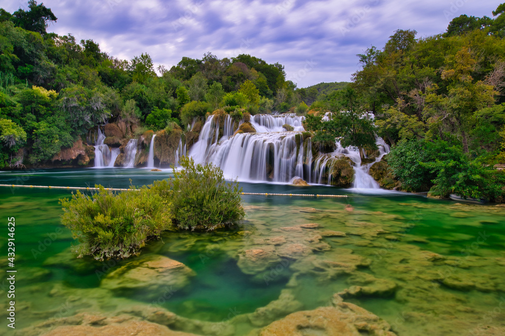 Wasserfälle im Krka Nationalpark in Kroatien.