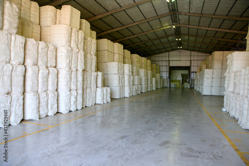 Obraz na płótnie Warehouse with cotton bales