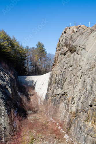 Wallpaper Mural dam Torontodigital.ca