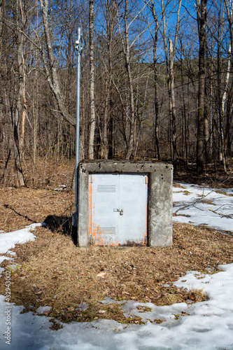 Wallpaper Mural the mysterious box Torontodigital.ca