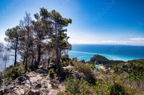 the splendid bay of the Saracens in Varigotti, photographed along the pilgrim's path