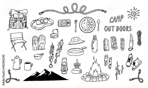 バーベキュー、焚き火、缶詰、山、薪などおしゃれ系キャンプ道具セット　Stylish camping equipment set including barbecue, campfire, canned food, mountain, firewood, etc.