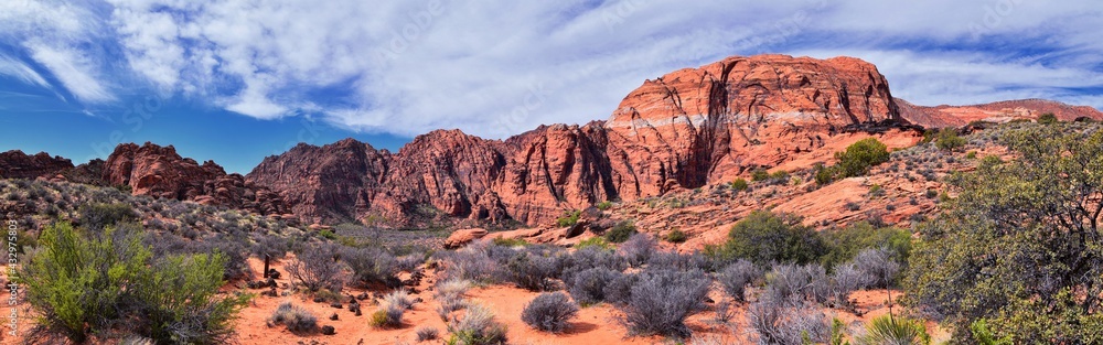 Padre Canyon, Snow Canyon State Park, Saddleback Tuacahn desert hiking trail landscape panorama views, Cliffs National Conservation Area Wilderness, St George, Utah, United States. USA. - obrazy, fototapety, plakaty 