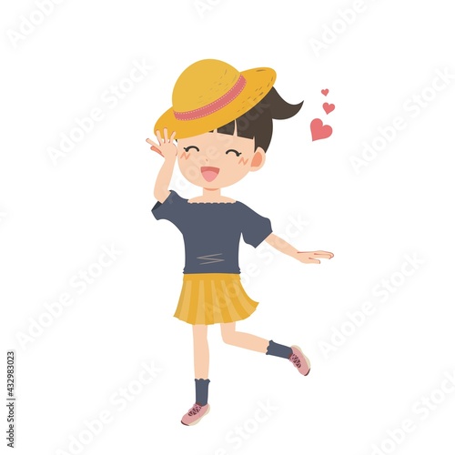 麦わら帽子をかぶって満面の笑みの女の子