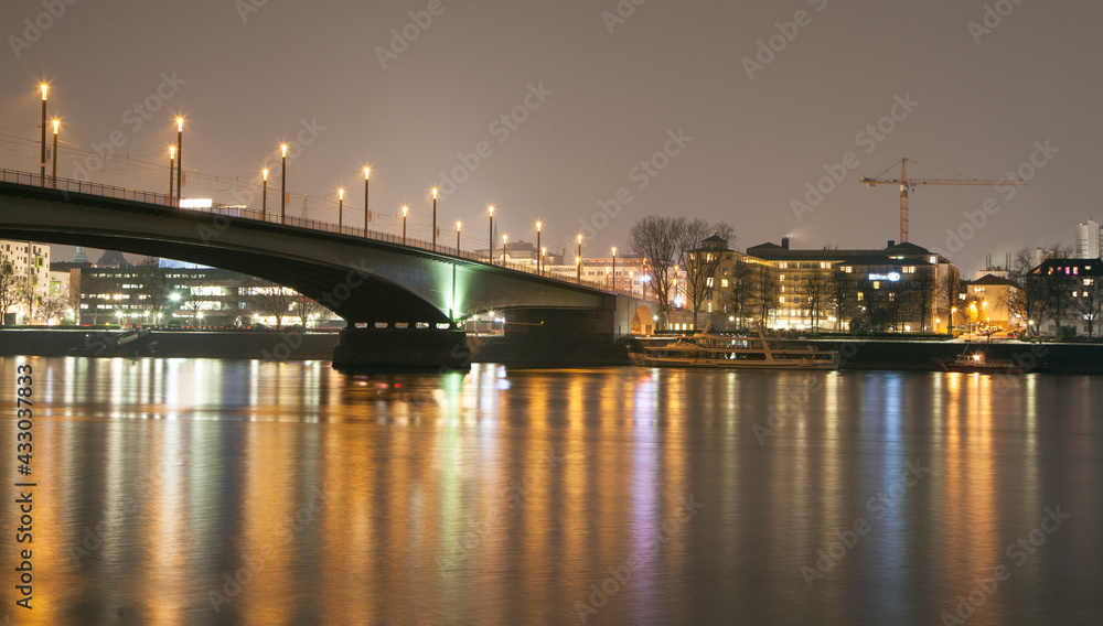 Kennedybrücke in Bonn