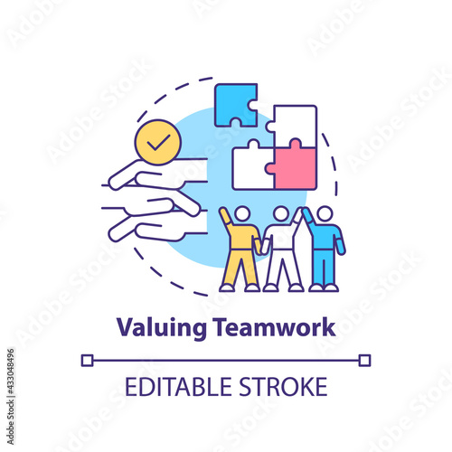 Valuing teamwork concept icon. Basic corporate core value idea thin line illustration. Collaboration, communication improvement. Vector isolated outline RGB color drawing. Editable stroke