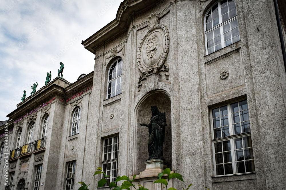 Fototapeta premium ザルツブルク市内を散策する