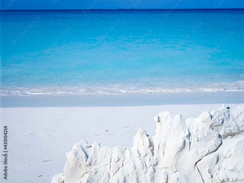In the foreground it forms a volcanic rock created by children with the fabulous white sand of Cayo Largo. In the background its fantastic turquoise blue sea. I love Cayo Largo. In the foreground it forms a volcanic rock created by children with the fabulous white sand of Cayo Largo. In the background its fantastic turquoise blue sea. I love Cayo Largo.