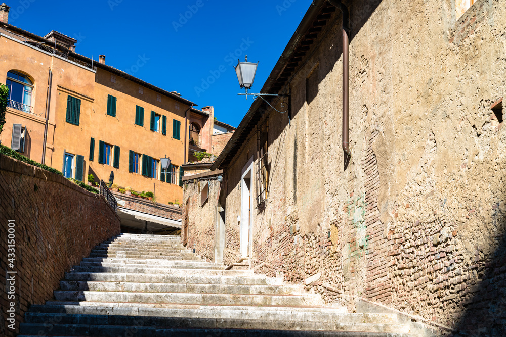 Fototapeta premium Architecture of Siena in Italy