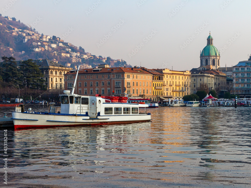 Obraz premium View of Como city and his harbour on the lake