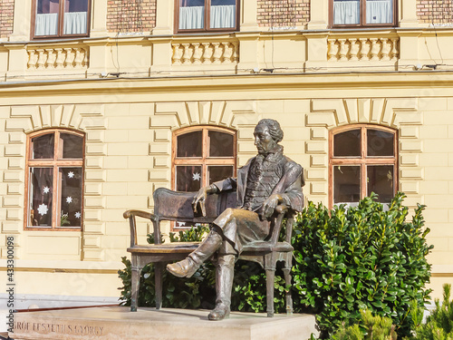Obraz na płótnie Statue of Count Gyorgy outside Franciscan Church on Foe Square. Keszthely, Hungary w salonie