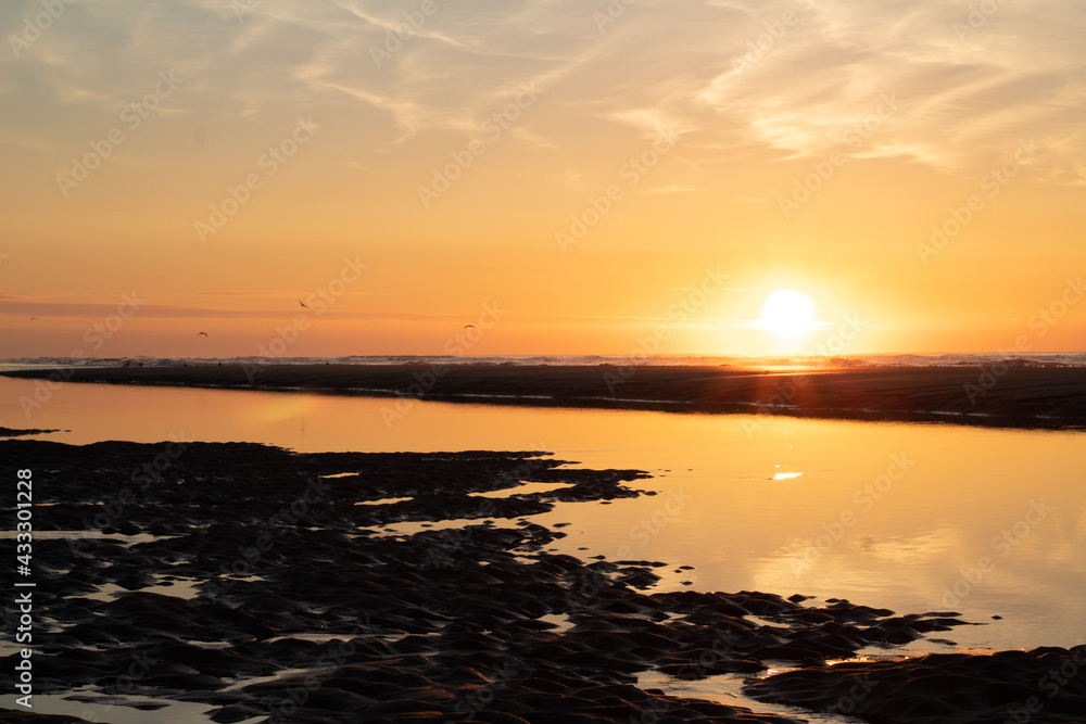 Obraz premium sunset over the sea