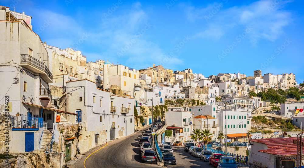 Φωτογραφία View of the old town of Peschici, Gargano, Italy