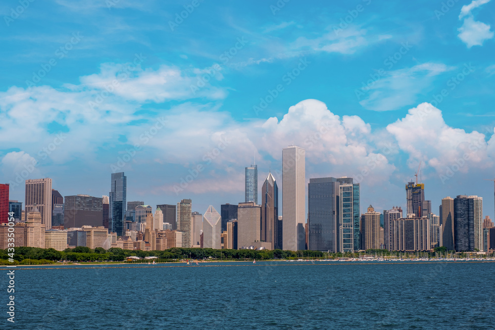 Fototapeta premium City of Chicago Skyline and the Lake Michigan, Illinois, USA