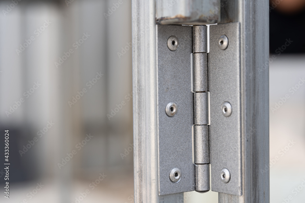Stainless steel hinge, fitted with steel, fixed by rivet. Stainless steel hinge, fitted with steel, fixed by rivet.