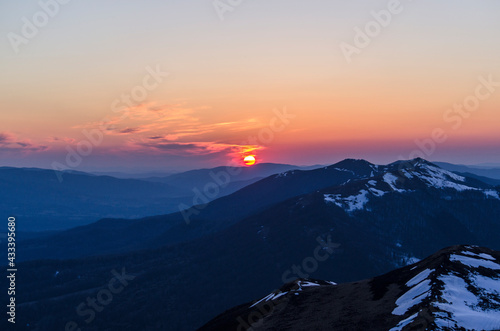 Fototapeta Naklejka Na Ścianę i Meble -  Bieszczady zachód słońca 