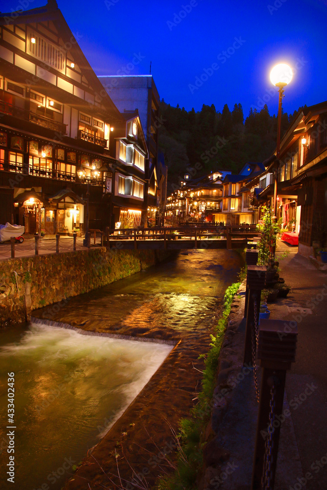 銀山温泉(山形県・尾花沢市) 銀山温泉(山形県・尾花沢市)