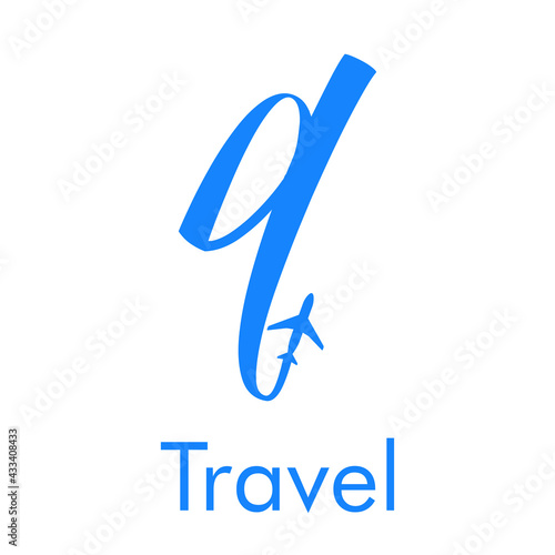 Logotipo Travel con letra q dibujada a mano con silueta de avión en color azul