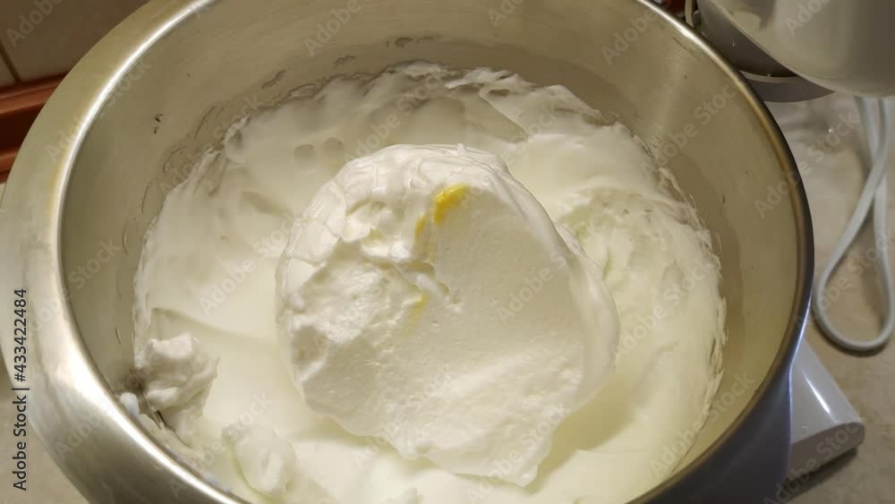 Cake cream cooking in a food processor Cake cream cooking in a food processor