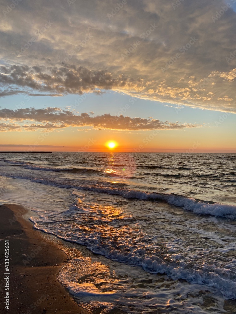Obraz premium sunset on the beach