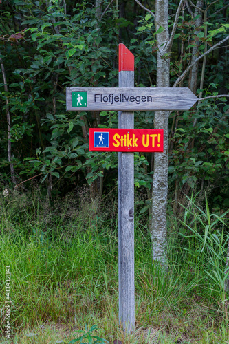 Hiking sign at Flovegen Norway