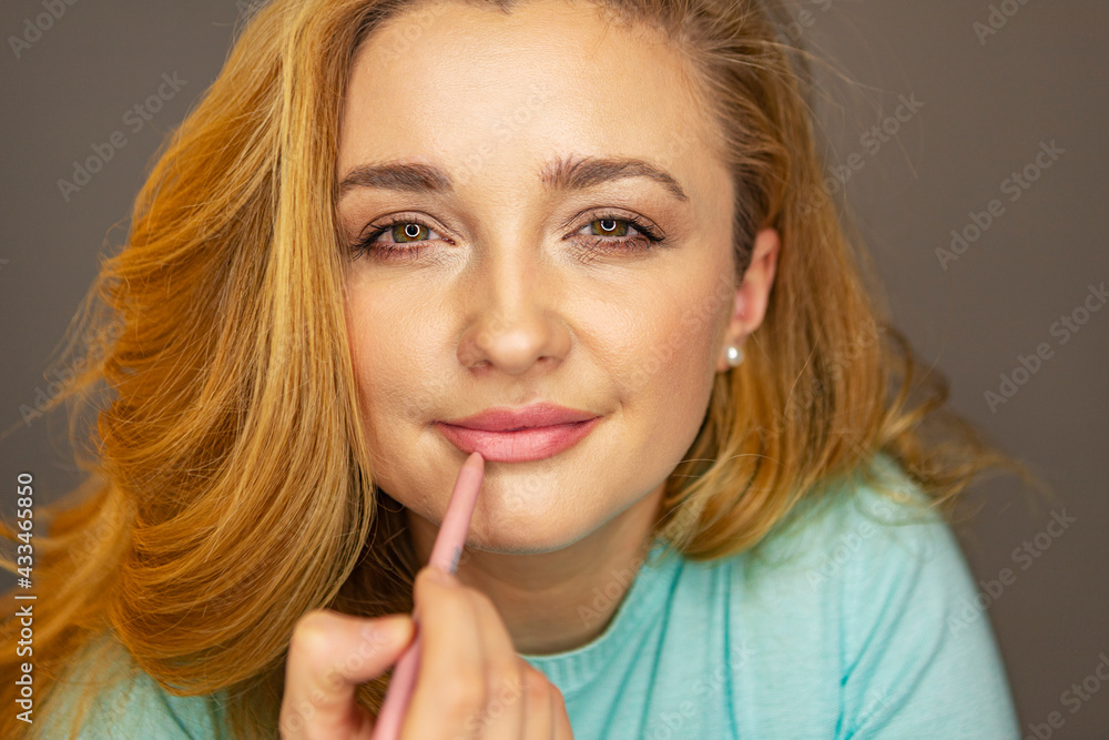 young girl is talking on camera. Make up Blogger young girl is talking on camera. Make up Blogger