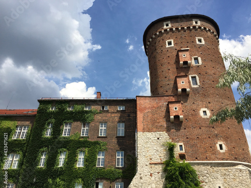 Sandomierska Tower is one of the Wawel Castle’s three artillery towers. It was built in about 1460  to strengthen the defenses of the royal residence against attack from the southern side. 