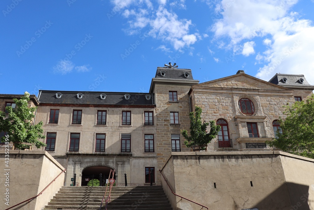 La mairie de Saint Chamond, vue de l'extérieur, ville de Saint Chamond, département de la Loire,