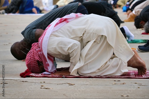  Collective prayer of Muslims on the Feast of the end of Ramadan.