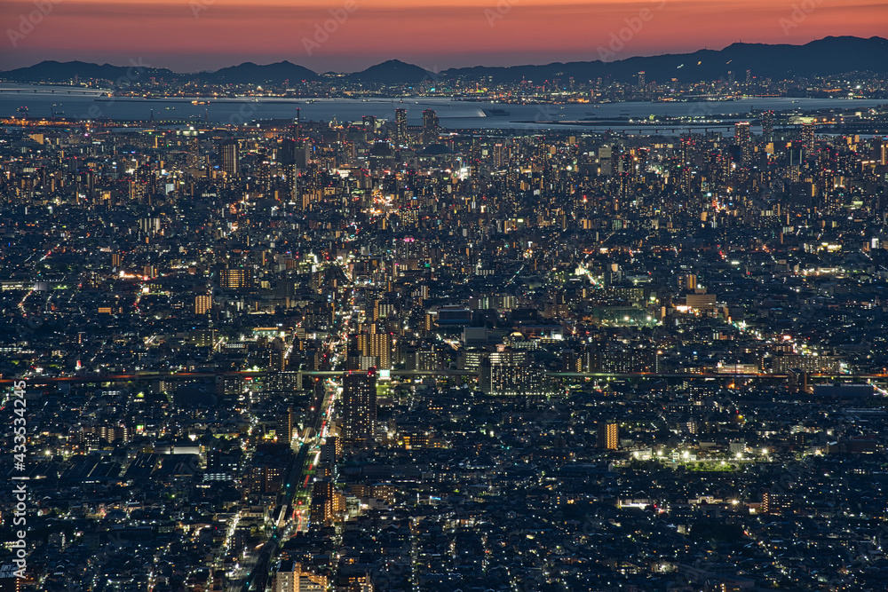 Obraz premium 大阪府なるかわ園地 ぼくらの広場からの大阪平野の夜景