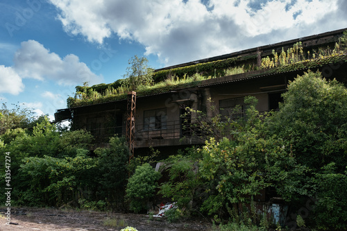 Abandoned factory © xiaolong