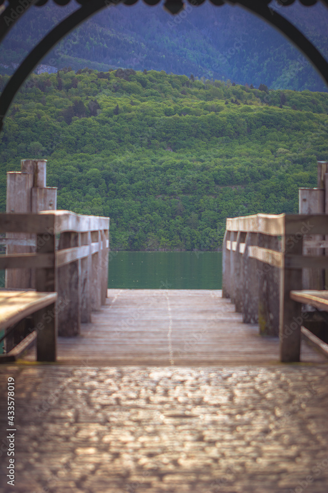 Obraz premium Débarcadère de Saint Jorioz, lac d'Annecy