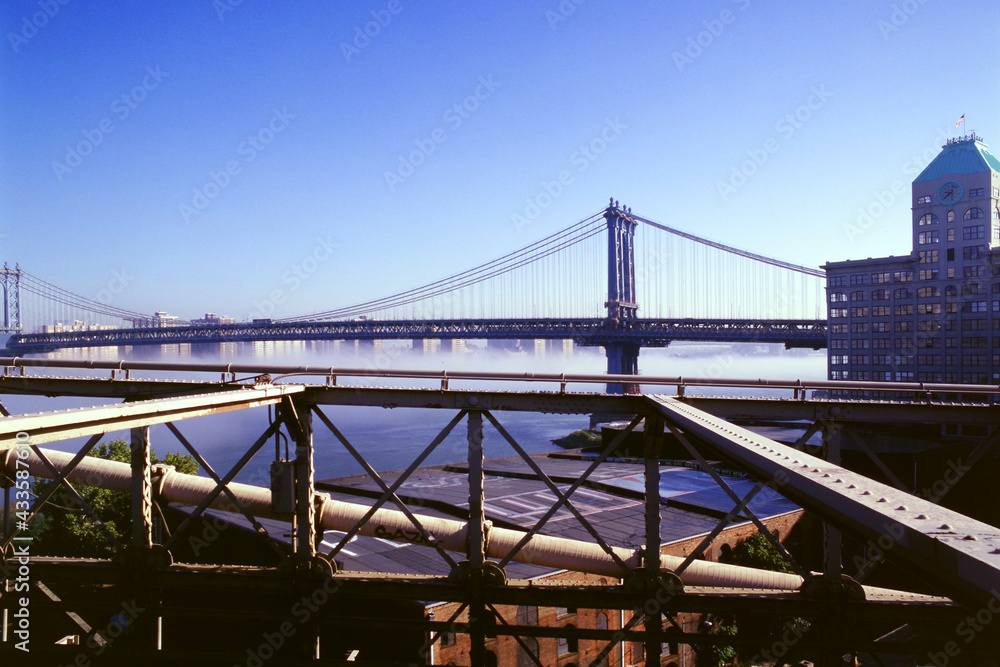 ブルックリン橋から見たマンハッタン橋