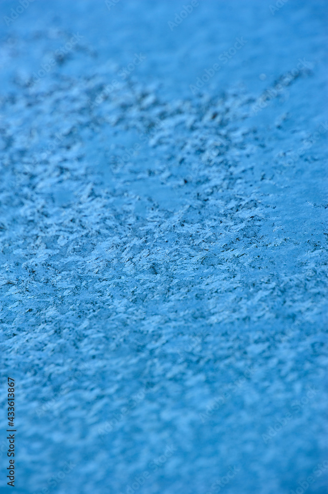 Obraz premium Icy texture on car windshield in winter