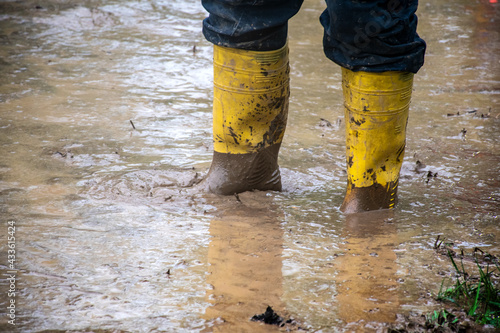 Gummistiefel im Schlamm photo