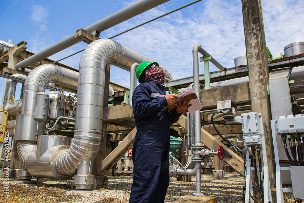 Male worker inspection visual pipeline Male worker inspection visual pipeline