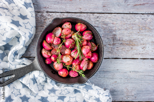 Wallpaper Mural roasted radish with thyme Torontodigital.ca